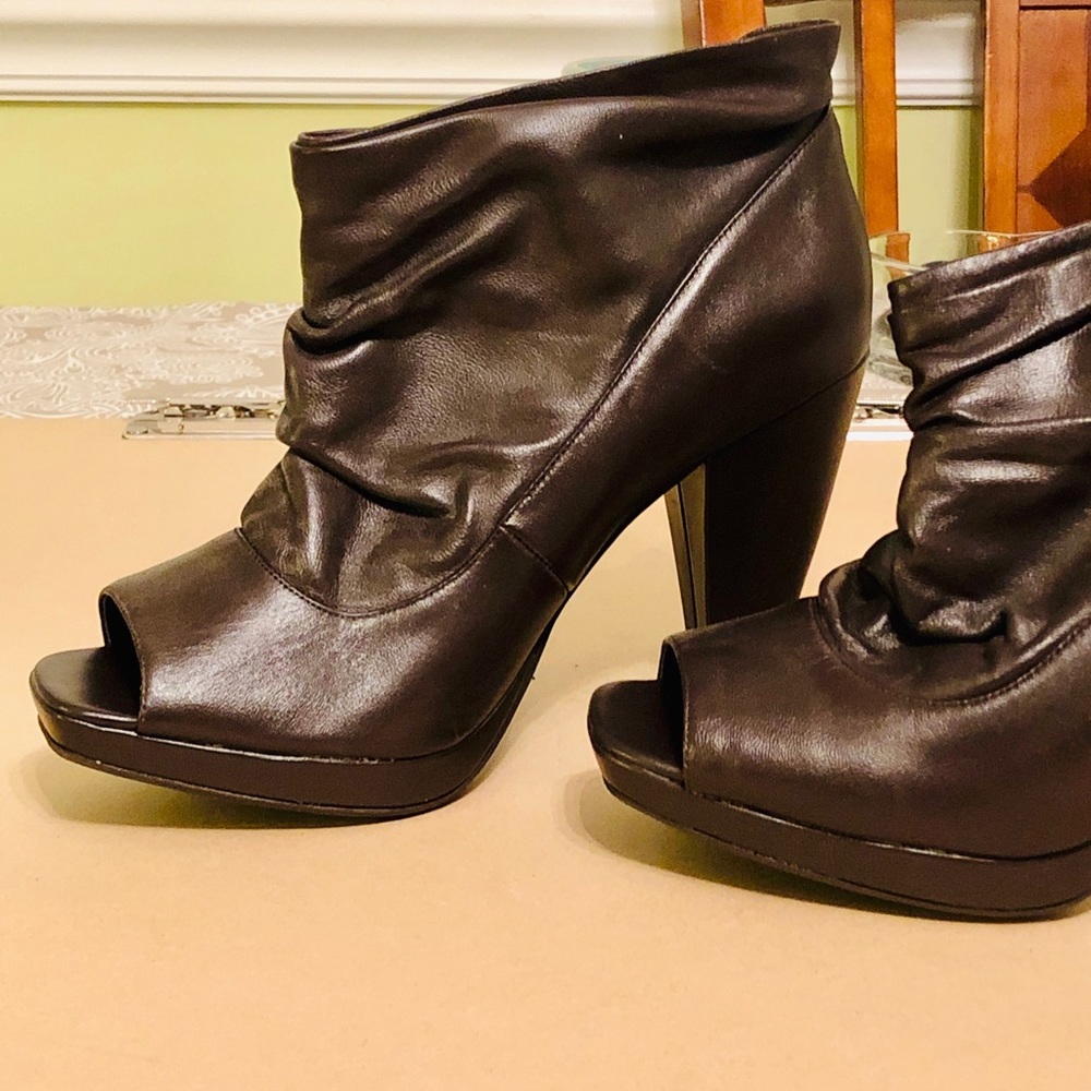 Nw/oB Kenneth Cole Ankle Boots